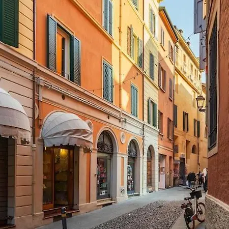 All'ombra Delle Due Torri Family Appartement *