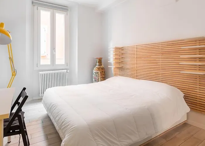 All'ombra Delle Due Torri Family 볼로냐