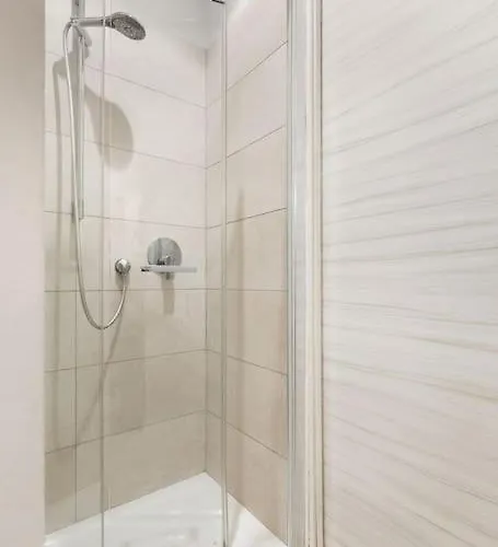 All'ombra Delle Due Torri Family 아파트 볼로냐