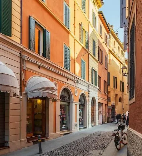 All'ombra Delle Due Torri Family 아파트 *