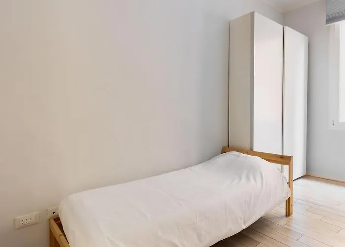 All'ombra Delle Due Torri Family 아파트 *