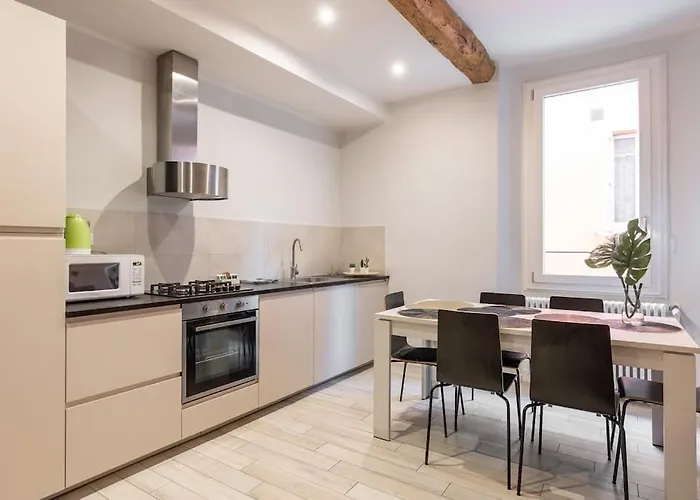 All'ombra Delle Due Torri Family * 볼로냐