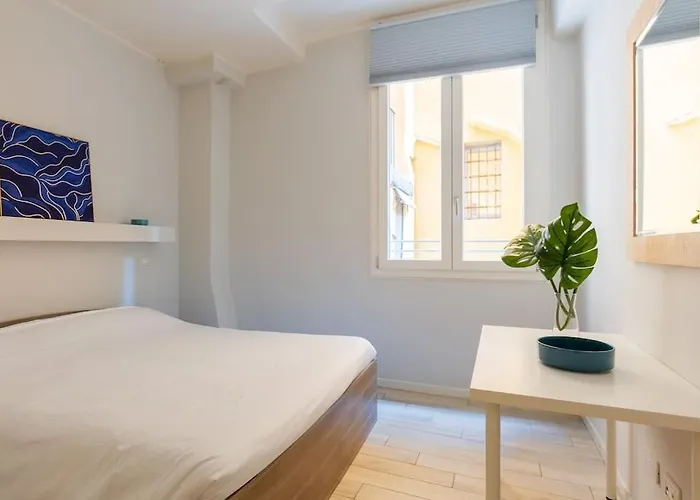 All'ombra Delle Due Torri Family 아파트 *